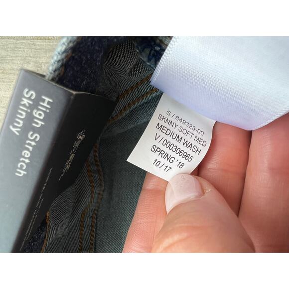 Gap Kids Boys Stretch Denim Jeans Washwell NEW Skinny Leg Medium Wash 8 Regular - Picture 5 of 9